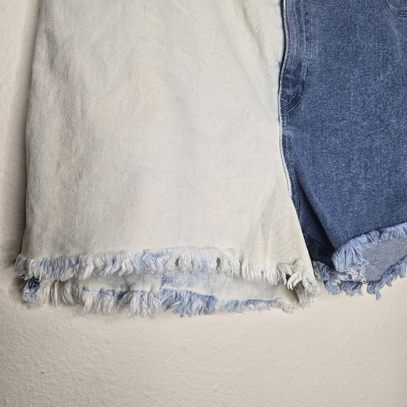 Guess High Rise Two Tone Shorts - Picture 4 of 5